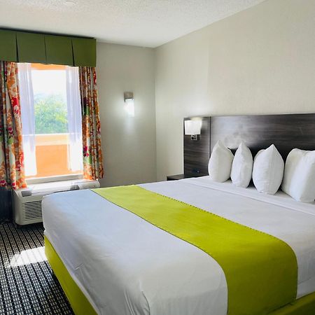 Days Inn By Wyndham Irving Grapevine Dfw Airport North Buitenkant foto