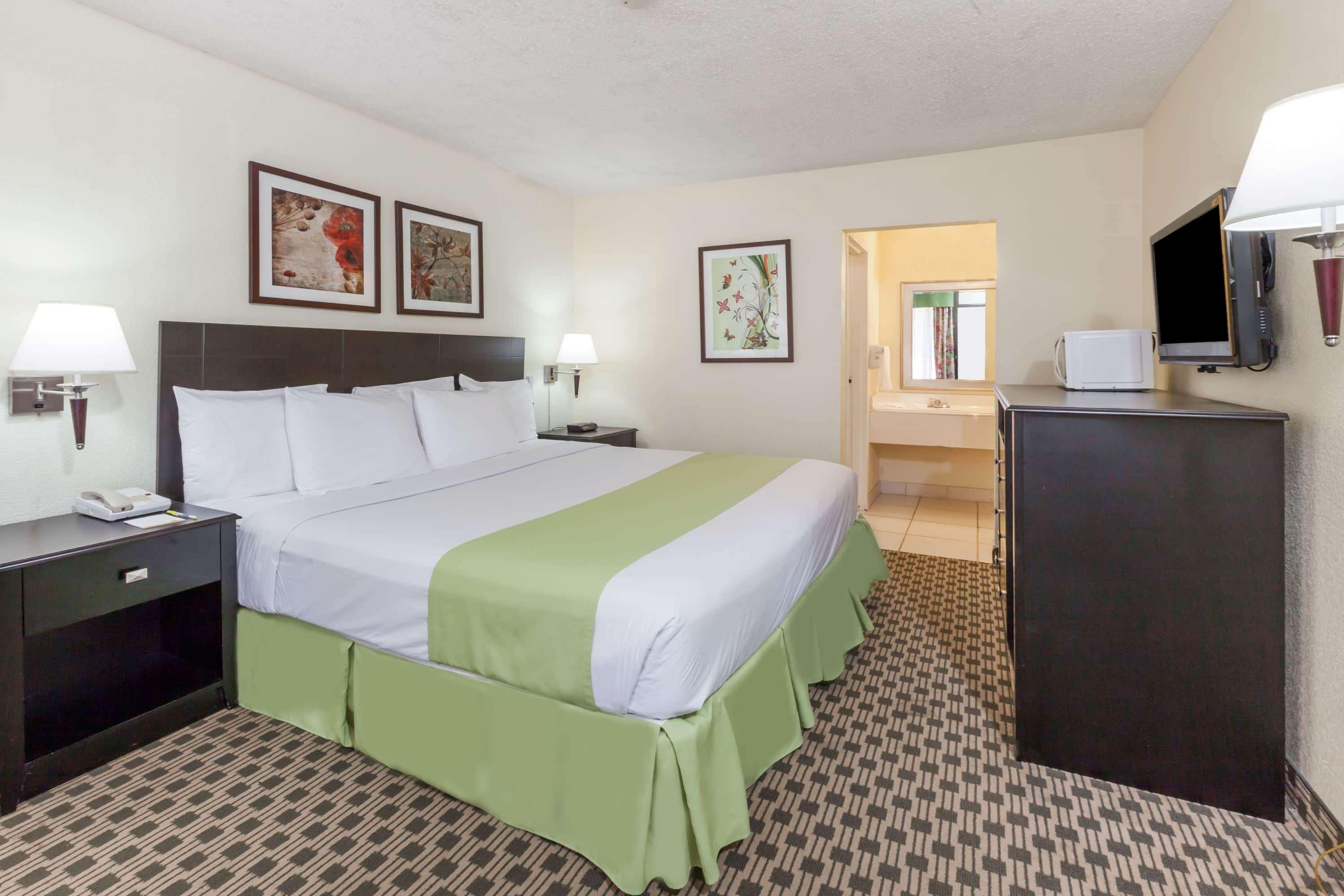 Days Inn By Wyndham Irving Grapevine Dfw Airport North Buitenkant foto