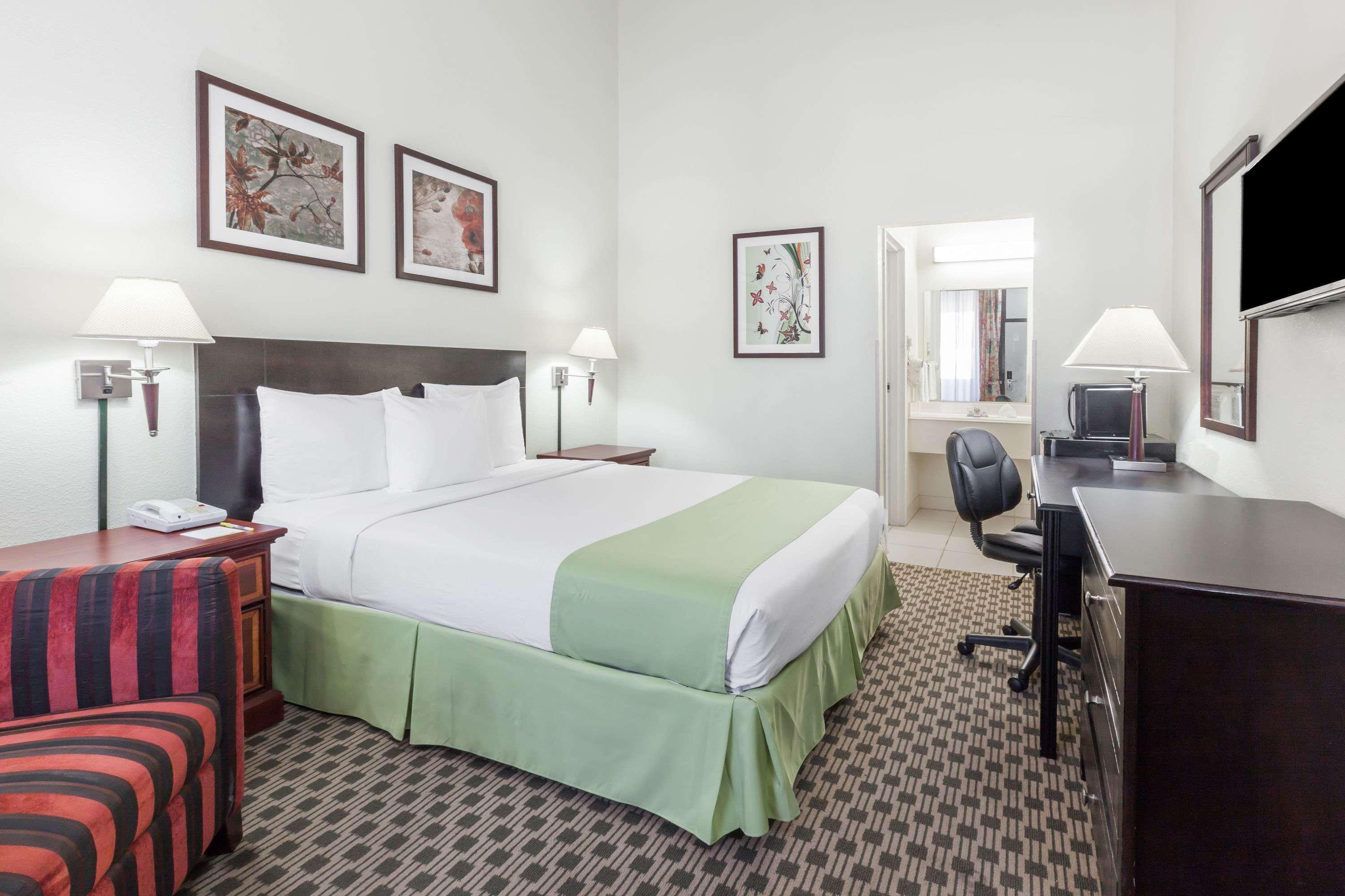 Days Inn By Wyndham Irving Grapevine Dfw Airport North Buitenkant foto