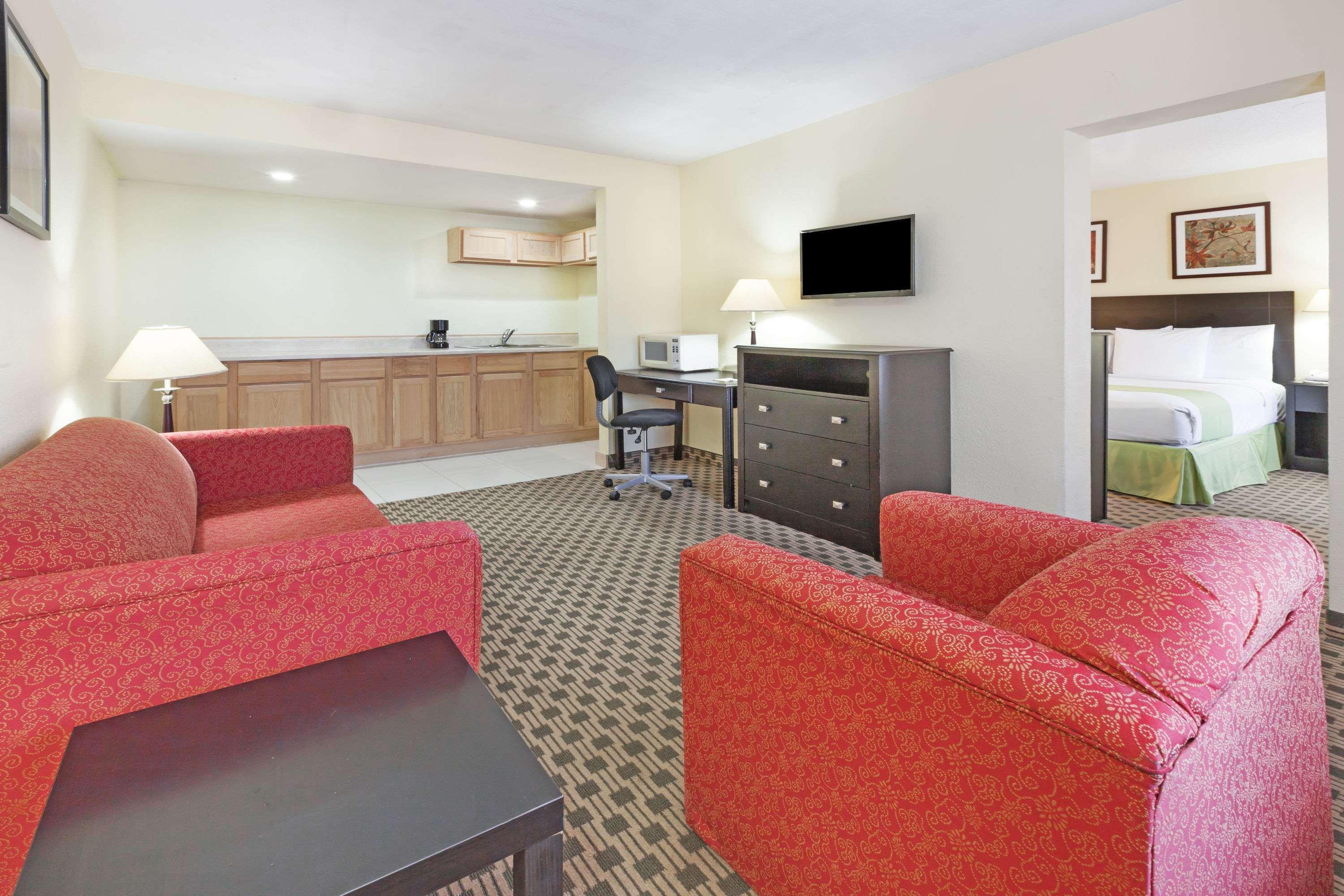 Days Inn By Wyndham Irving Grapevine Dfw Airport North Buitenkant foto