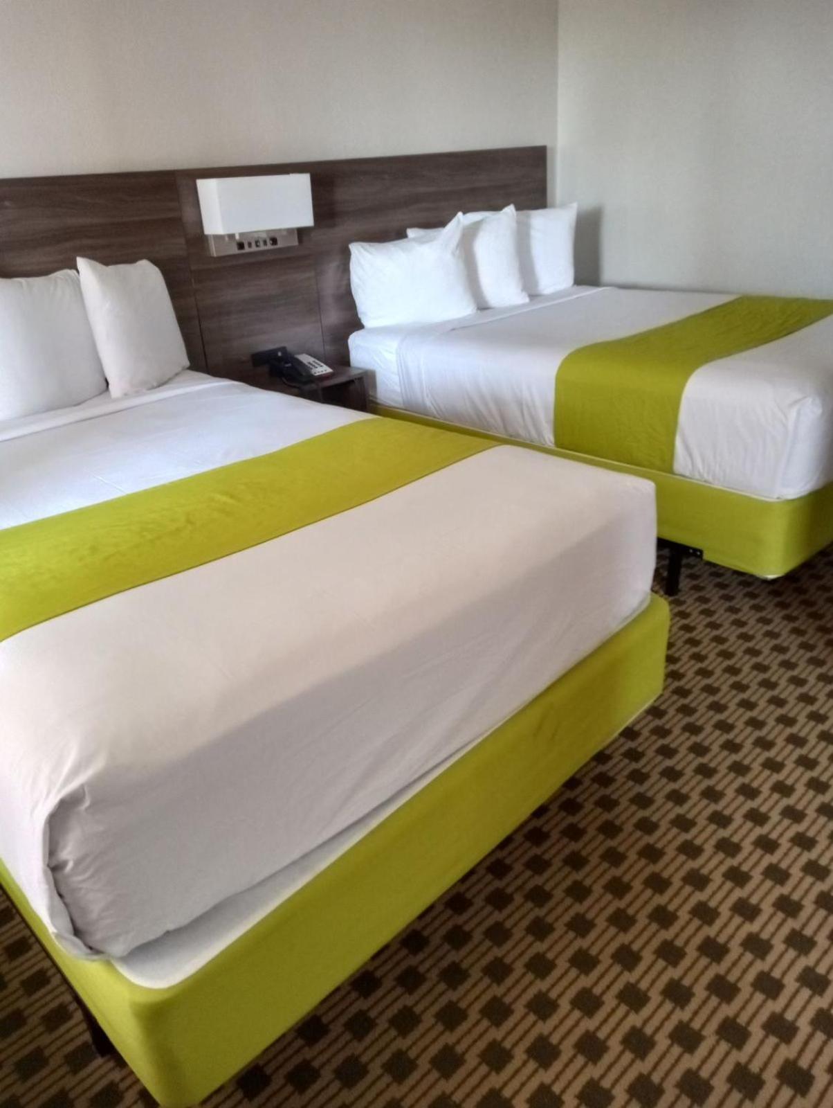 Days Inn By Wyndham Irving Grapevine Dfw Airport North Buitenkant foto
