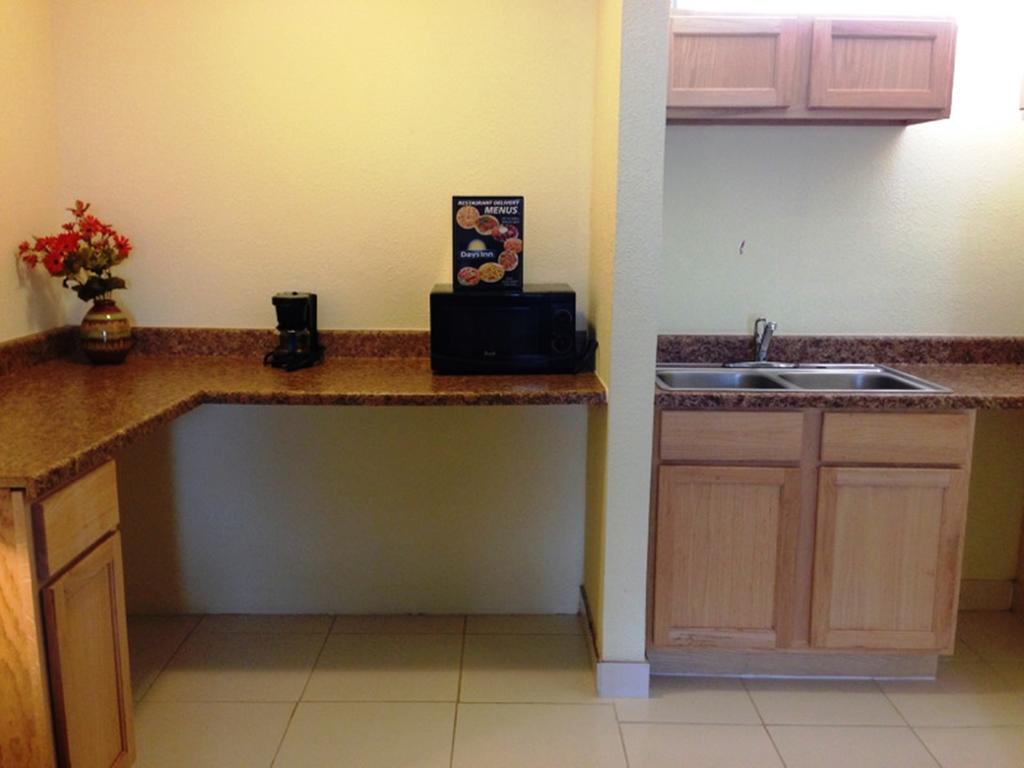 Days Inn By Wyndham Irving Grapevine Dfw Airport North Buitenkant foto